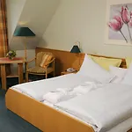 Waldhotel Kreuztanne Otel