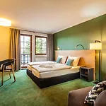 Waldhotel Kreuztanne 4* Sayda