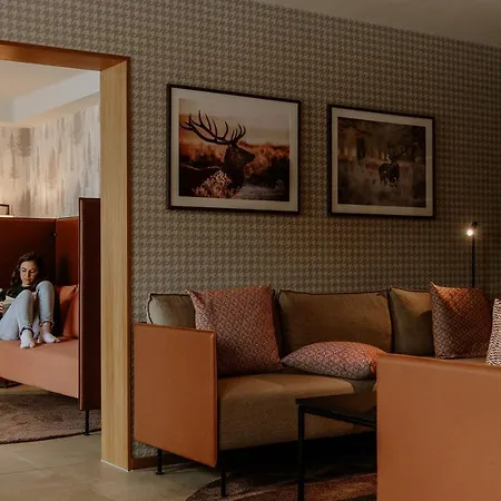 Waldhotel Kreuztanne מלון Sayda