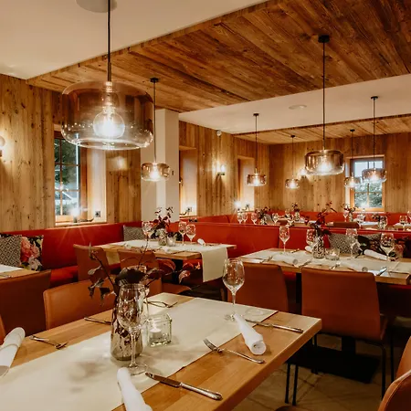 Waldhotel Kreuztanne