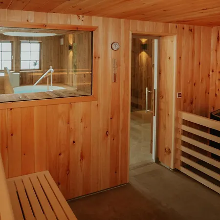 Waldhotel Kreuztanne 4*