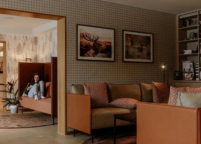 Waldhotel Kreuztanne فندق Sayda