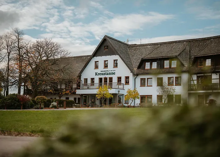 فندق Waldhotel Kreuztanne