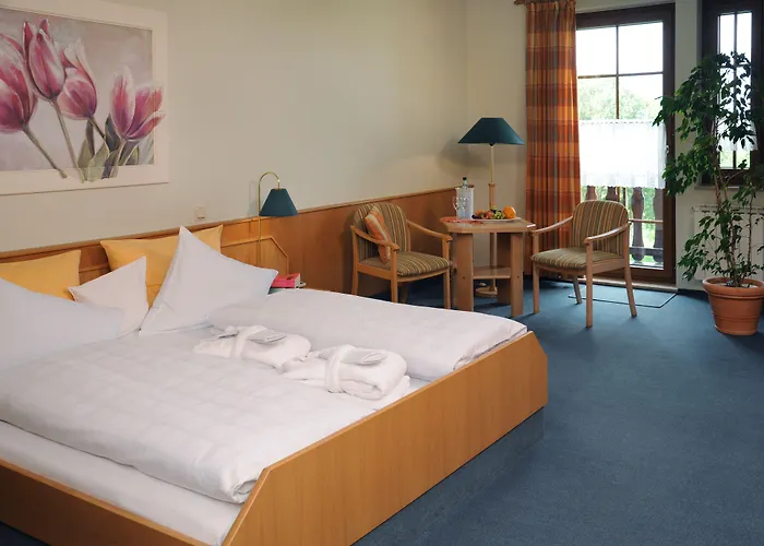 Waldhotel Kreuztanne فندق Sayda