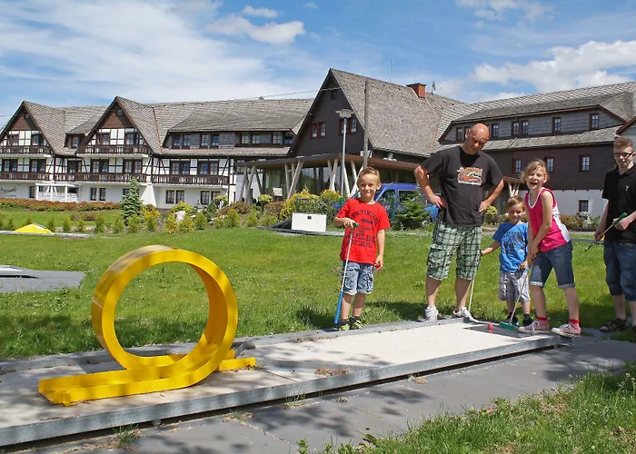 Waldhotel Kreuztanne فندق 4*