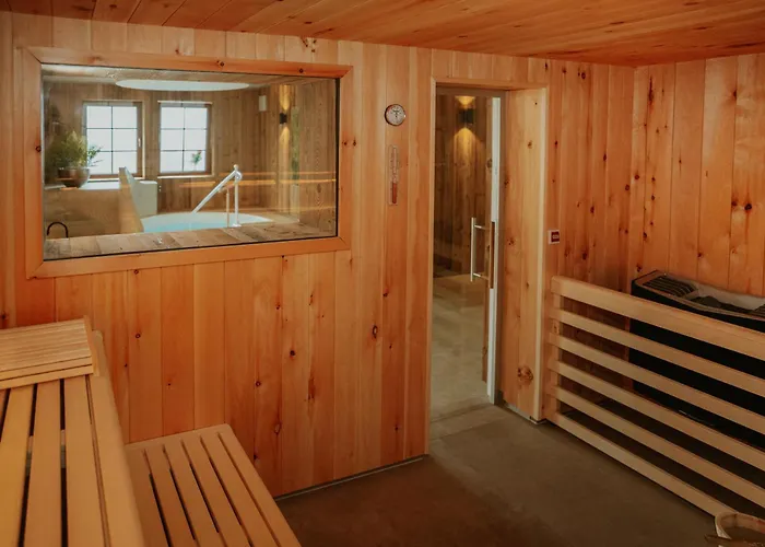 Waldhotel Kreuztanne 4*